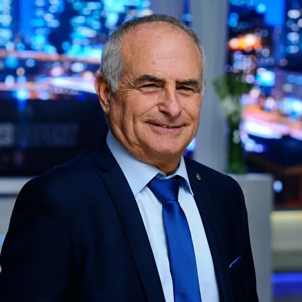 אורי שמיר — מנהל תשתיות ואינטגרציה